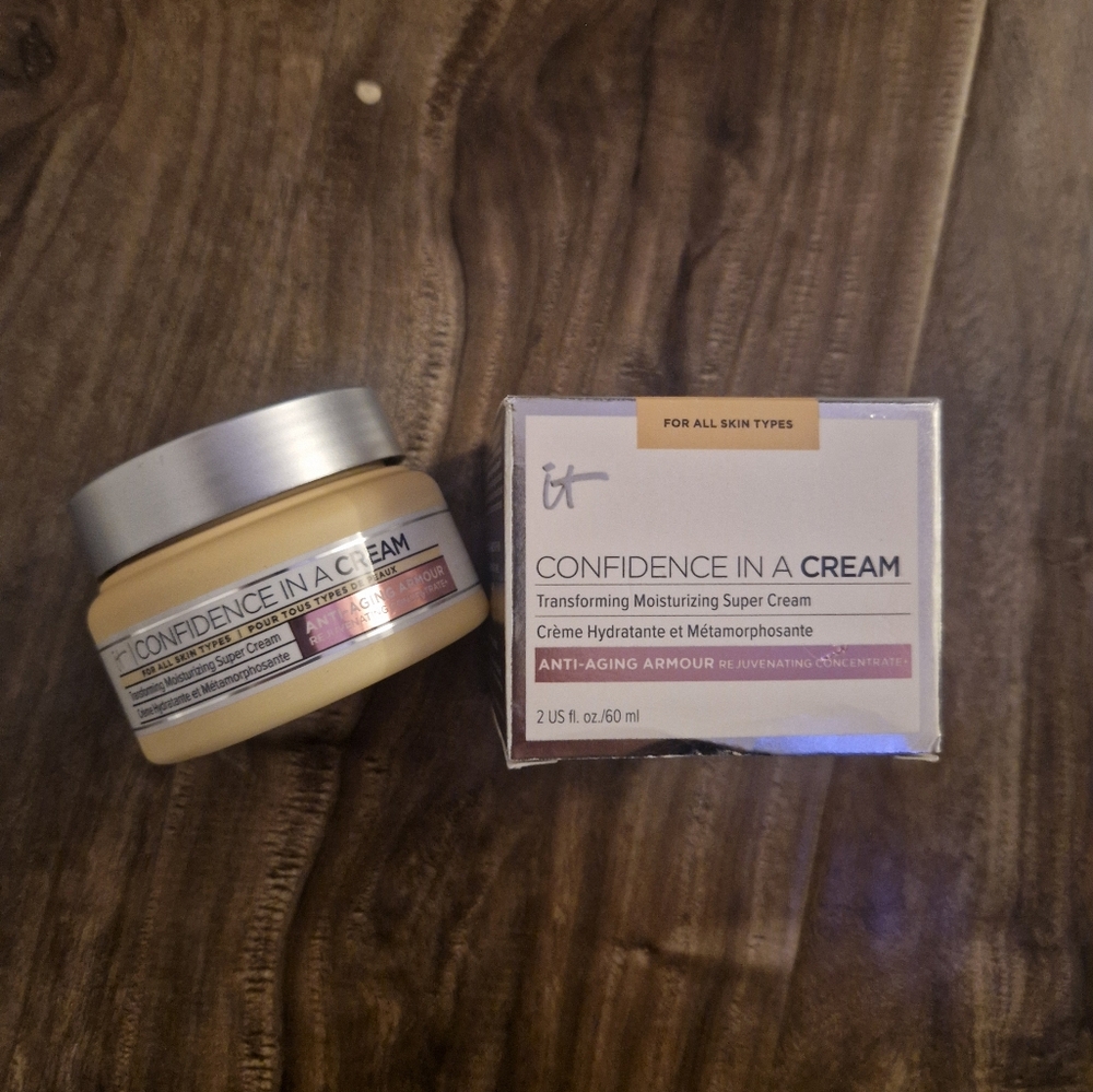 IT Cosmetics Confidence In A Cream